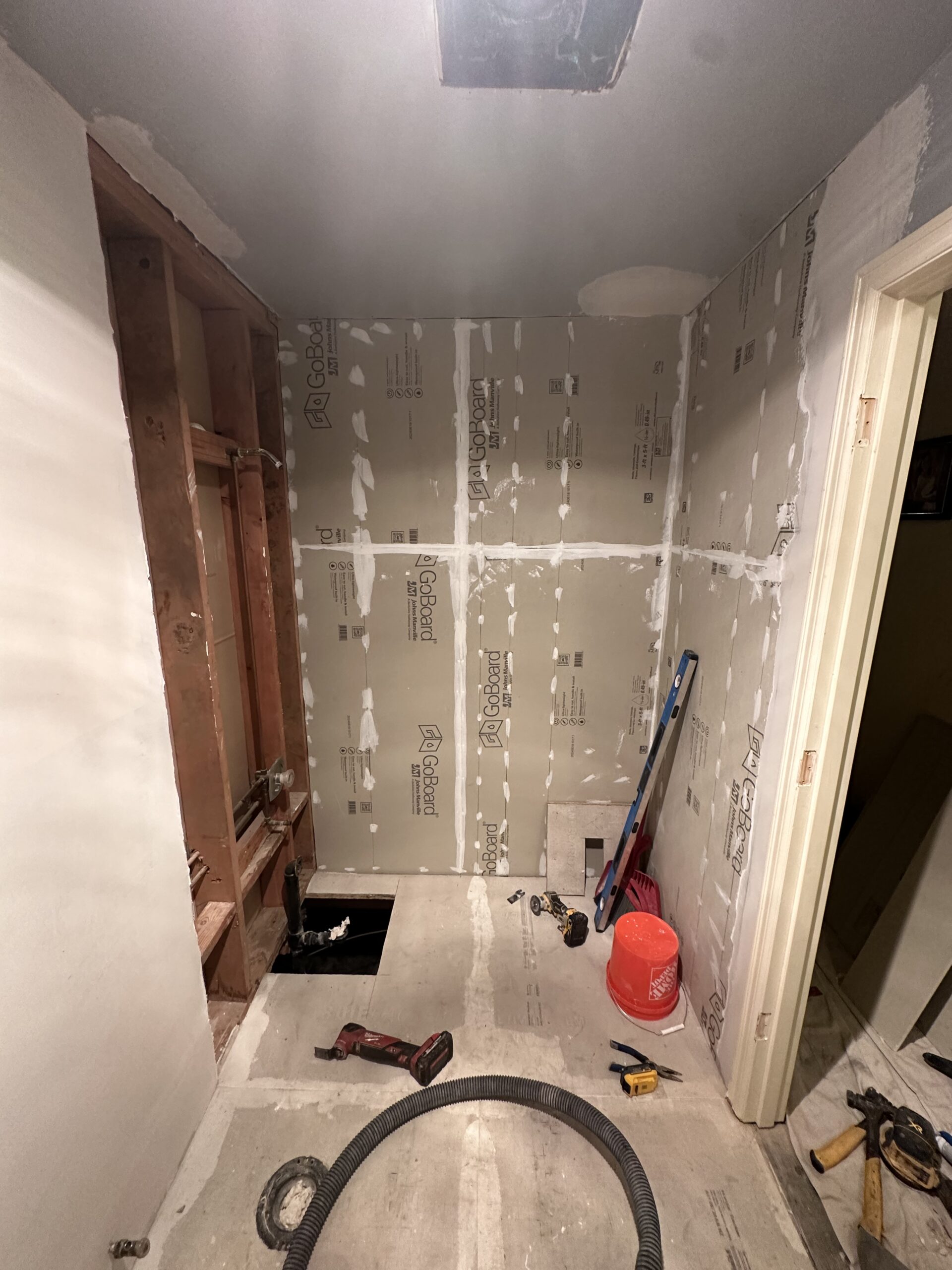 DEB5A89D-6CC4-41E9-A7E7-056B2A67A40C